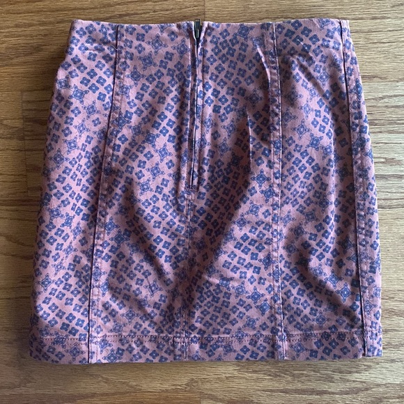 Free People Modern Femme Printed Mini in red. Size 4. NWOT - Picture 8 of 9